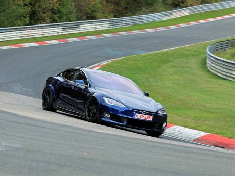 Tesla is terug op de Nürburgring om Porsche van de troon te stoten