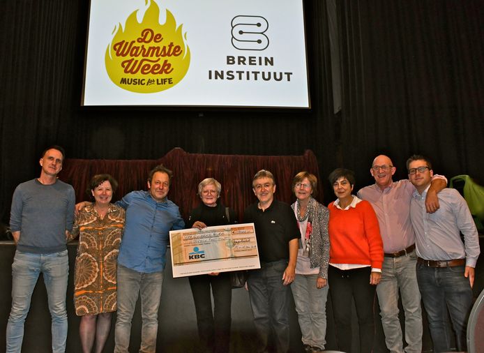 De humoravond bracht meer dan vierduizend euro op voor het Brein Instituut.