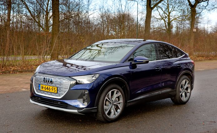 De Q4 e-tron Sportback is in veel facetten op en top Audi. Achterin bovendien verrassend ruim.