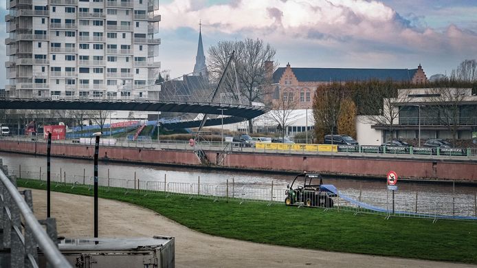 De opbouw van het parcours, liefhebbers zijn het al aan het testen, is bijna afgerond