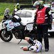 Motard die aan basis lag van valpartij Alaphilippe: ‘Ik kreeg na de koers alle zonden van de wereld over me heen’