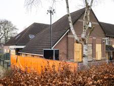 Pleidooi voor sloop oude school Schuinesloot: 'Opruimen en zand erover’