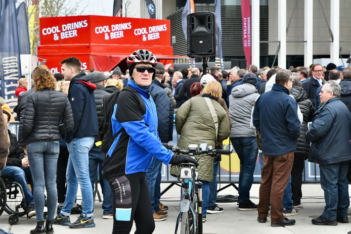 Dwars door Vlaanderen: start in Roeselare.