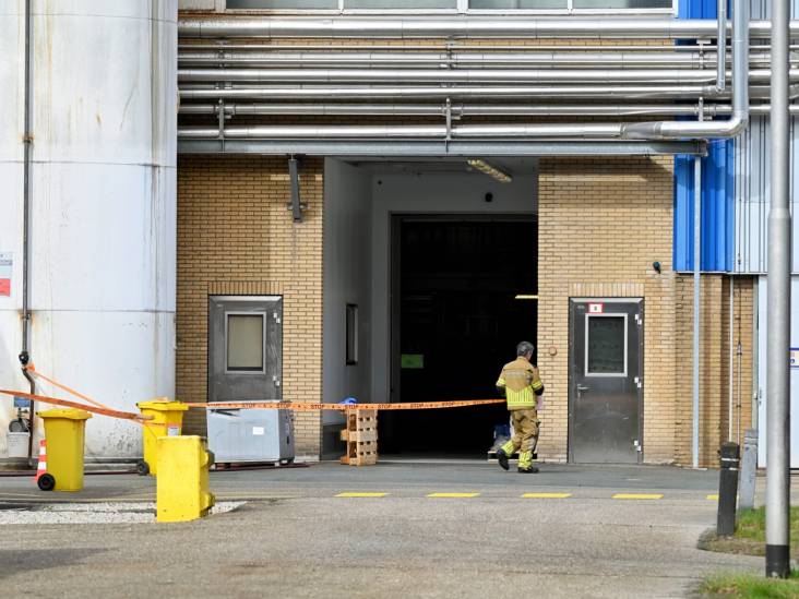 Brandweer rukt groots uit voor lek in vat met giftige stof bij IFF in Tilburg