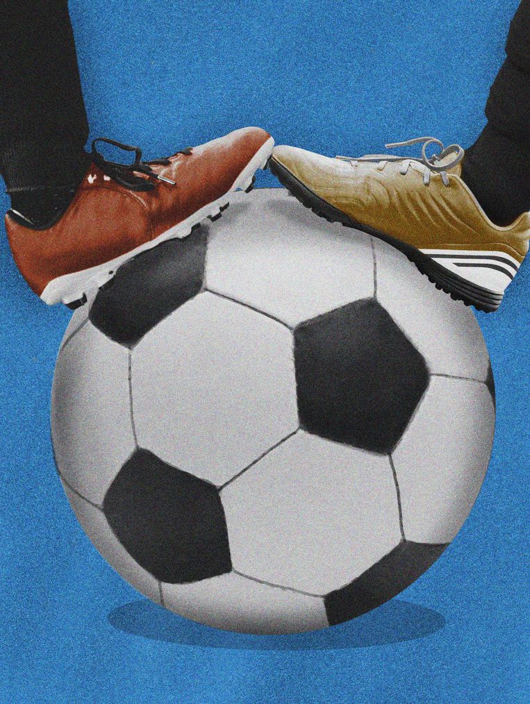 Voetbalscouts zijn op zoek naar jonge talenten, maar niet té jong: hoe jonger je selecteert, hoe onzekerder de voorspelling. Beeld Getty Images/Het Parool