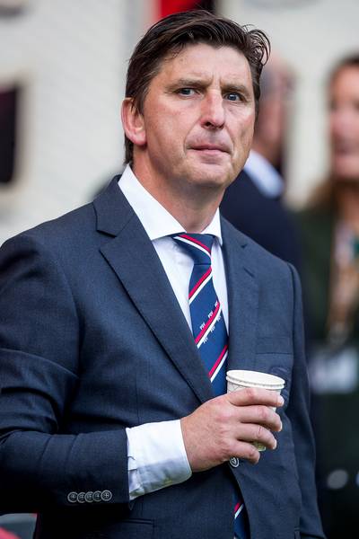 Nilis verlaat PSV voor functie van assistent bij VVV