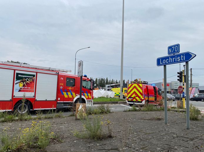 De politie en de brandweer zijn ter plaatse.