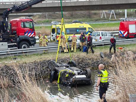 Man (75) overleden na ernstig ongeval op A12 bij Den Haag