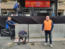 ‘Kom op tijd naar Tilburg Zingt’: één ingang, een zanger die de rij ‘opwarmt’, 13 koren en 600 meter hek