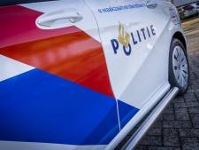 Politie zoekt in sloten Hoofddorp naar sporen dodelijk misdrijf