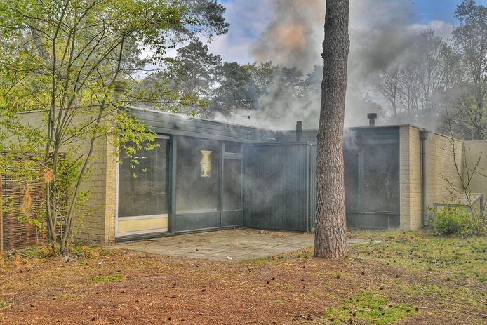 Bij werkzaamheden op de Kempervennen in Westerhoven is brand ontstaan.