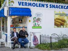 De snackcar van Fred en Rilana bestaat 40 jaar: 'Onze pindasaus maken we zelf van een familierecept'