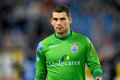 PEC-keeper Van der Hart buigt zich over aanbieding uit Polen