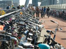 Tegels die scheef liggen, verkeerd gestalde fietsen: Nijmegenaren struikelen over alle straatobstakels