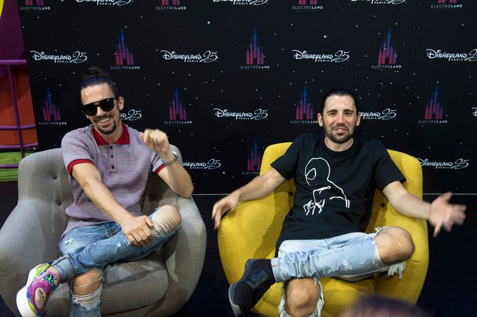 Dimitri Vegas en Like Mike zijn de artiestennamen van Dimitri en Michael Thivaios. Ze zijn van Griekse afkomst en groeiden op in Willebroek. In 2015 stonden zij nog op de eerste plaats in de DJ Mag Top 100.