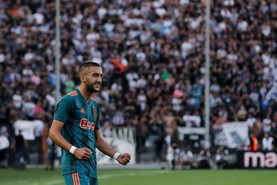 Ziyech volgt voorbeeld Neres en verlengt tot 2022