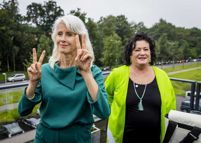 Mona Keijzer en Caroline van der Plas (BBB) na afloop van de presentatie van Keijzer als de premierskandidaat voor de BoerBurgerBeweging (BBB), mocht de partij bij de Tweede Kamerverkiezingen de grootste worden.
