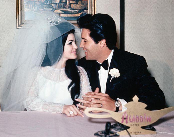 Op 1 mei 1967 trouwt Elvis Presley met Priscilla Beaulieu trouwen in Las Vegas