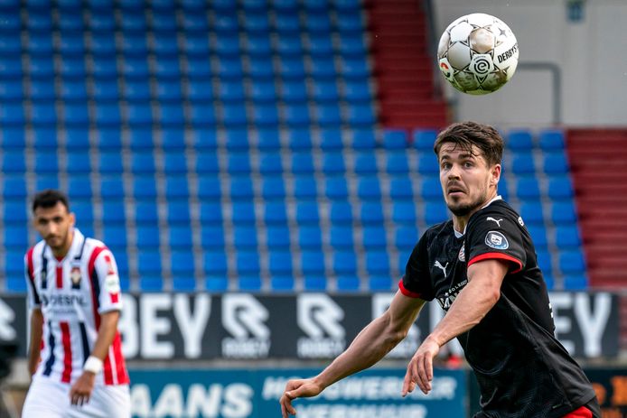 Marco van Ginkel zit ook donderdag weer bij de PSV-selectie voor het duel met Willem II.