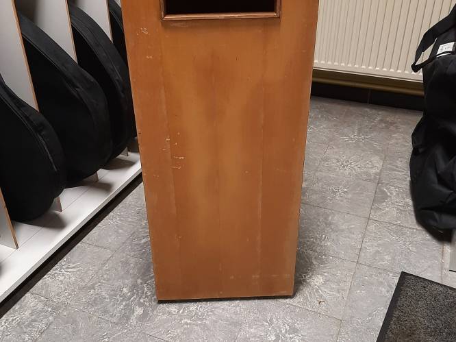 Gezocht: eigenaar van deze (mogelijk gestolen) donatiebus