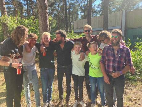 Deze jonge muzikanten ontmoeten hun voorbeeld Bökkers op Dauwpop: ‘Jullie lopen tien stappen voor’
