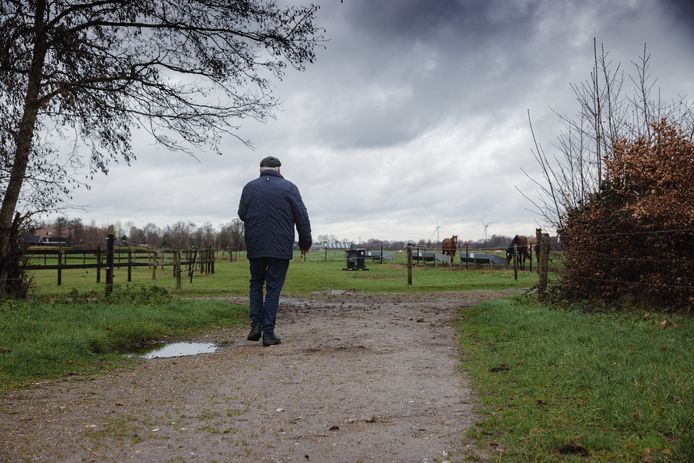 Op en rond de plek van Hoeve De Grient op de hoek Bankenstraat/Hoevenseweg wil de gemeente Etten-Leur 100 flexwoningen wegzetten. De grond is haar eigendom.