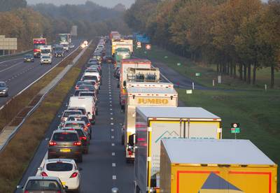 Eénrichtingsverkeer op Klaterspeelweg en Ulkedonken in de ochtend tegen sluipverkeer