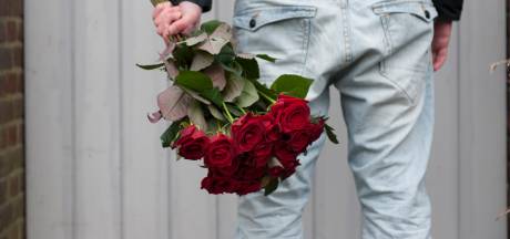 Een bos rode rozen voor je valentijn? Dat is dan 100 euro