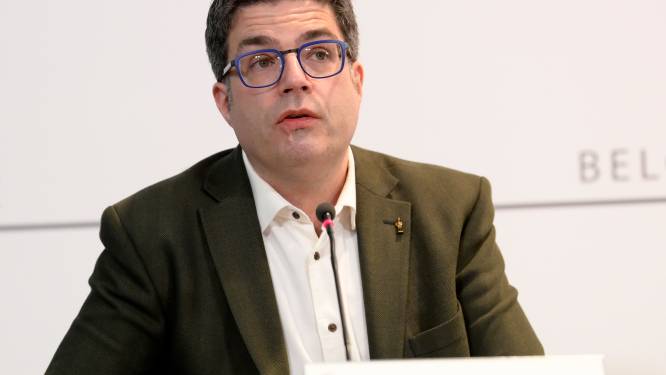 Viroloog Van Gucht: “Nieuwe opstoot in juni en juli als we te vroeg te veel versoepelen”