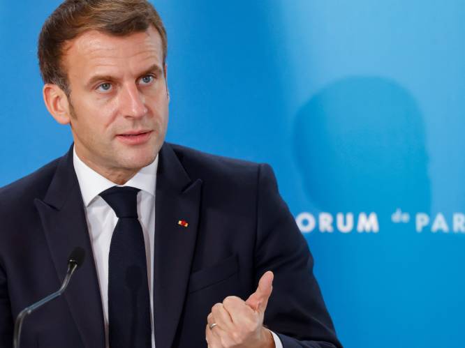 Macron haalt uit naar Angelsaksische media wegens berichtgeving na aanslagen in Frankrijk: “Ze legitimeren geweld”