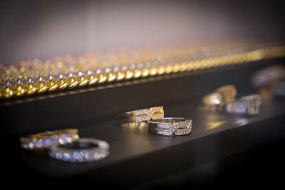 “Dit is het einde van mijn carrière”:  juwelenontwerpster uit Boechout slachtoffer van drieste home invasion