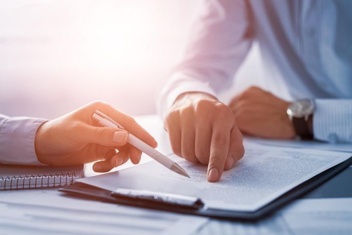 Sans correction pour la durée de travail, les femmes gagnaient en moyenne, en 2019, 22,7% de moins que les hommes contre 23,1% l’année précédente.