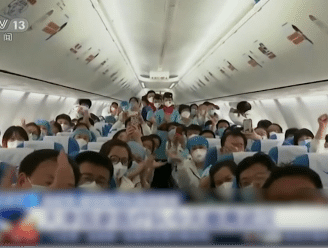 Er is ook goed nieuws: medische teams verlaten juichend Wuhan