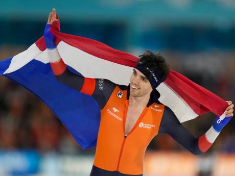 Indrukwekkende Patrick Roest grijpt in Thialf eerste wereldtitel op 5000 meter, honderdste Nederlandse goud bij WK afstanden