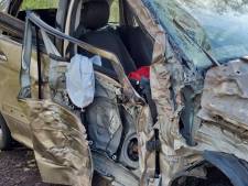 Politie vindt zwaar beschadigde auto in Dronten, maar ontdekt pas later wie achter het stuur zat