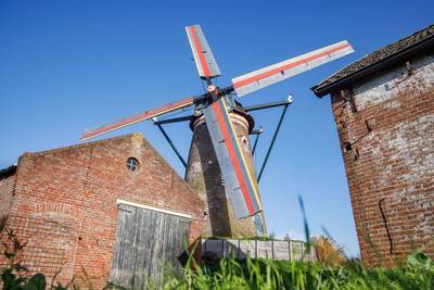 Motorhuis bij Nispense molen blijft sloopkogel bespaard, alleen beheer moet nog geregeld