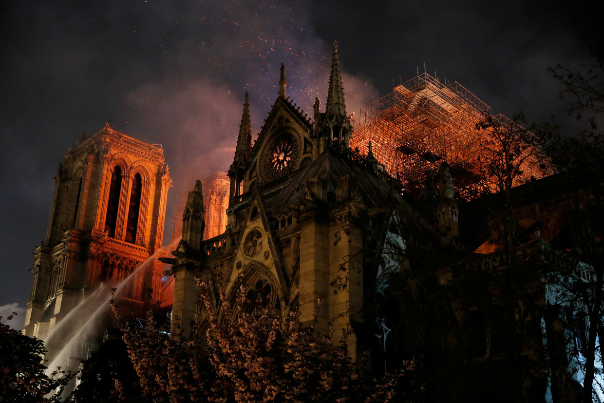 Paris khawatir akan keracunan timbal setelah kebakaran Notre-Dame