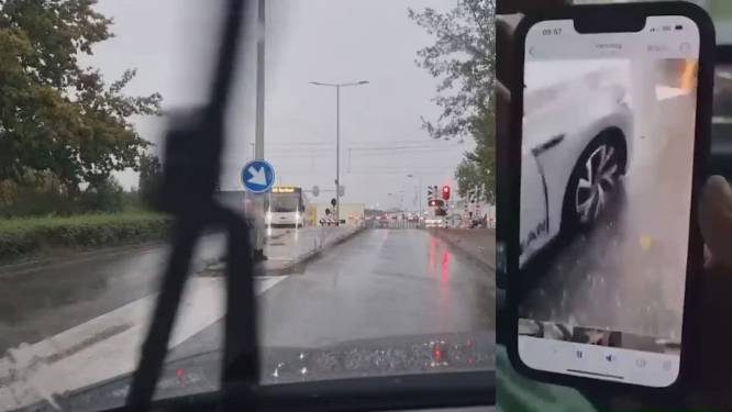 Ronald ziet hoe trein bus doorboort en rent naar chauffeur toe: 'Wat een koele kikker’