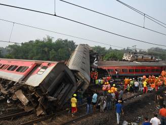 Zeker 288 doden en 900 gewonden na treinramp in India: “Overal bloed en schreeuwende mensen”
