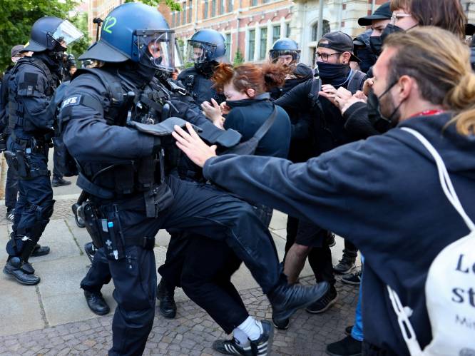 50 agenten gewond na extreemlinks protest in Leipzig, 30 arrestaties