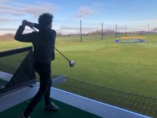 Golfcentrum - dat niet open mag - ontvangt eerste gasten met champagne
