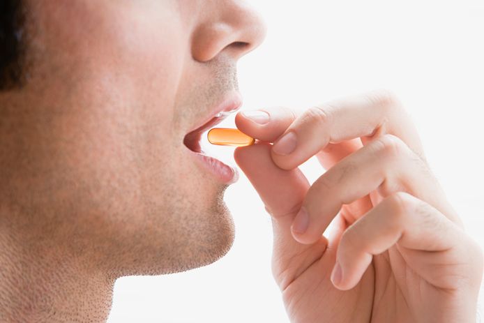 Of je je pillen rechtopstaand of liggend inneemt, heeft een belangrijk effect op de effectiviteit, zo blijkt.