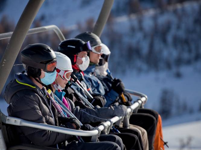 Heeft je tiener een booster nodig voor skivakantie in Oostenrijk? En hoelang geldt je vaccinatiebewijs in Frankrijk? Een overzicht van de regels