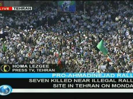 Manifestation pro-Ahmadinejad à Téhéran, selon la TV officielle