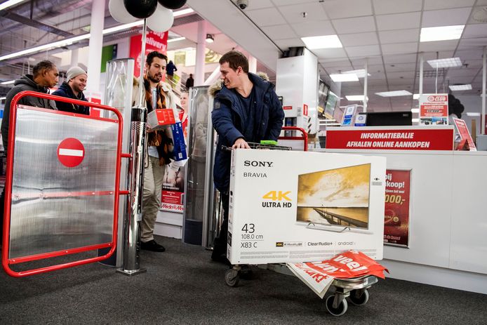 Zuigeling Ontspannend Enten Met Black Friday en kerst voor de deur staat MediaMarkt voor loodzware  keus: criminelen betalen of forse schade lijden | Economie | AD.nl