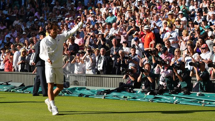 Si Roland Garros débute le 24 mai (jusqu'au 7 juillet), à partir de cette année, Wimbledon commencera lui une semaine plus tard qu'à l'accoutumée et se jouera du 29 juin au 12 juillet.