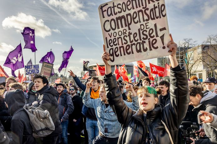 De Landelijke Studentenvakbond (LSVb) en FNV Young & United organiseerden begin deze maand een compensatieprotest op het Museumplein.