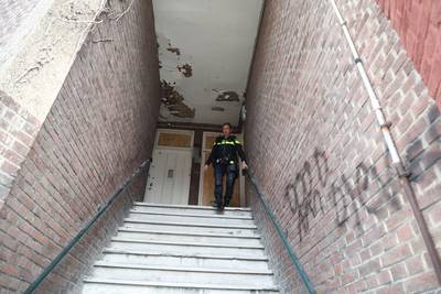 Veel schade door explosie bij portiekflat in Den Haag, mogelijk verband met ontploffingen in Rotterd