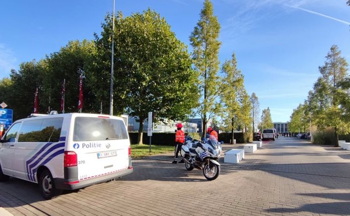 Groot alarm op de campus van Hogeschool Vives in Kortrijk, na de melding van 'een gewapende man'.