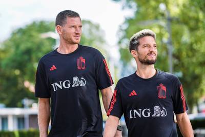 LIVE. De Bilde: “Als Debast start, gaat hij wellicht mee naar WK” - Rode Duivels wandelen nog even in Amsterdam